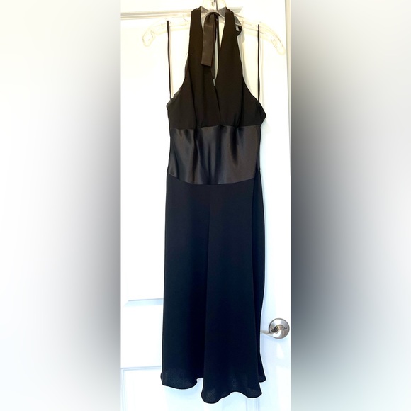 Jones Wear Black V-Neck Halter Cocktail Dress - size 10 - Picture 6 of 8